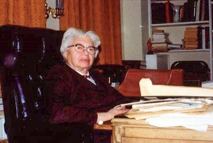 i039673_Pearl M Hart