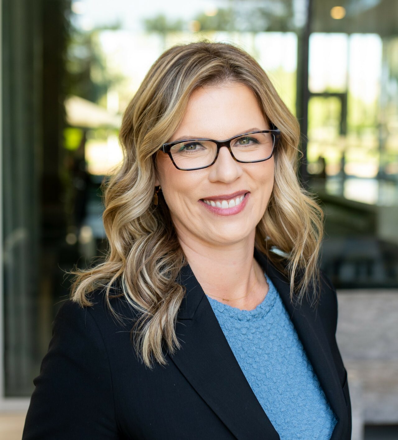 Julie Giese headshot