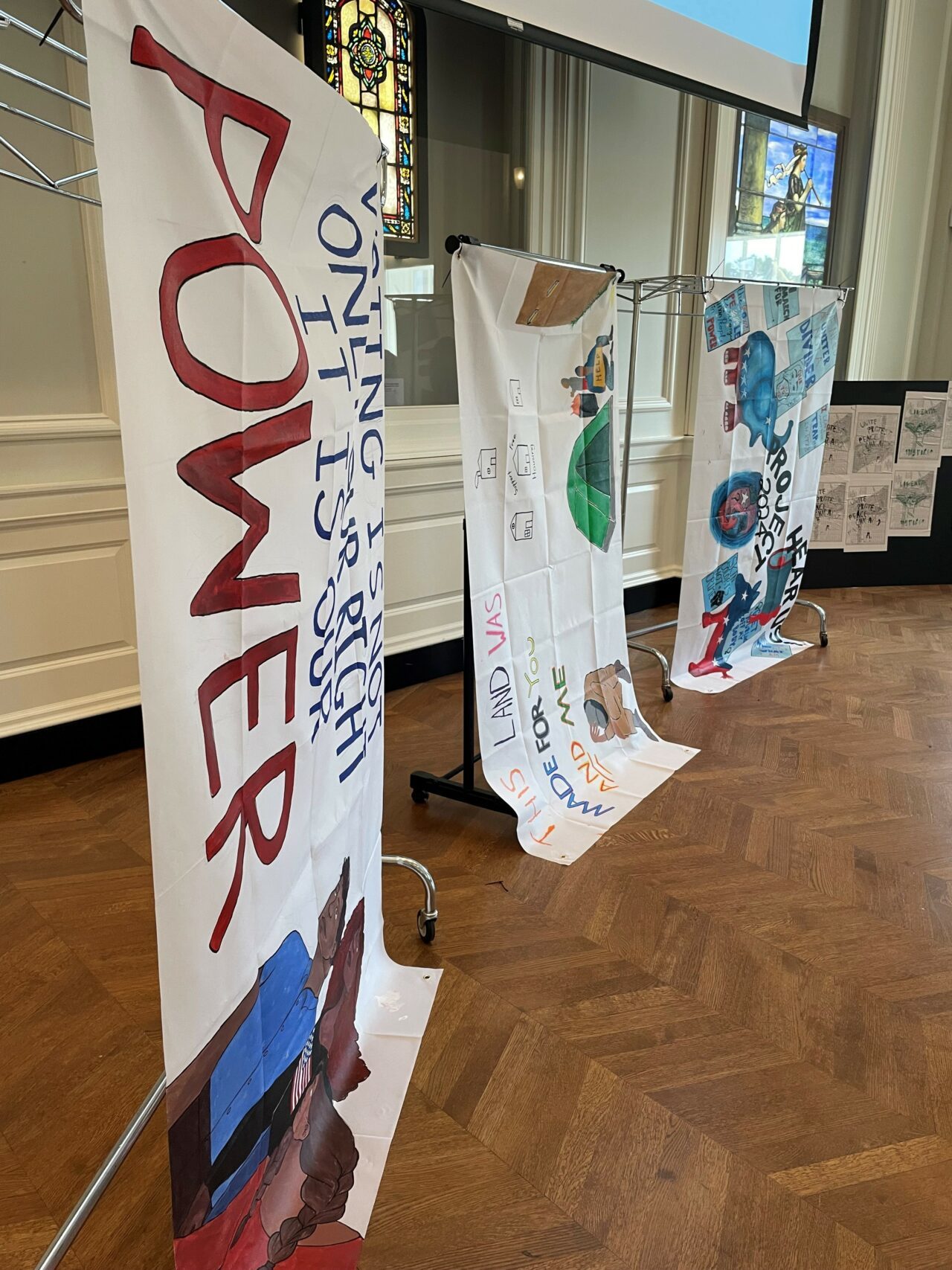 Showcase banner display